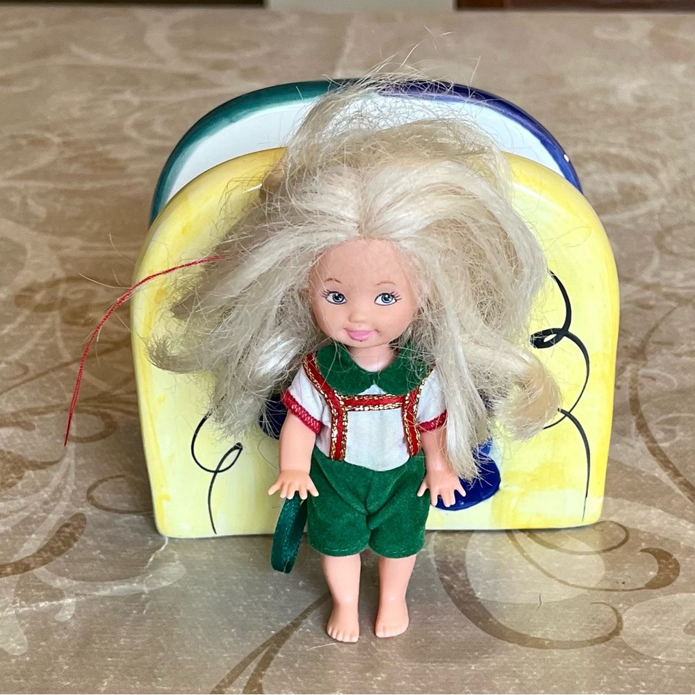 Vintage 2001 Mattel Barbie Kelly Club Elf Kelly Doll